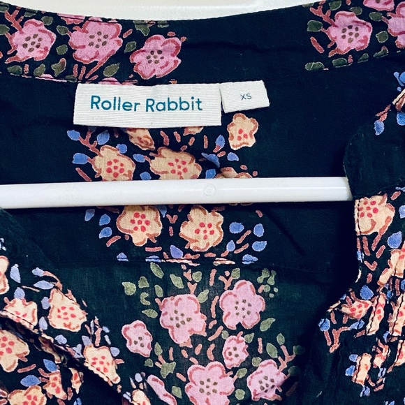 Roller Rabbit 100% cotton 3/4 length V-neck floral in good condition! - Picture 4 of 7